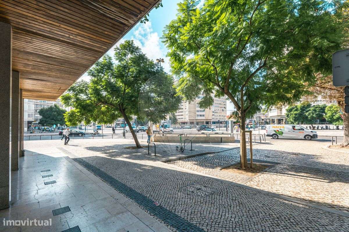 Loja  para arrendamento - Grande imagem: 2/12