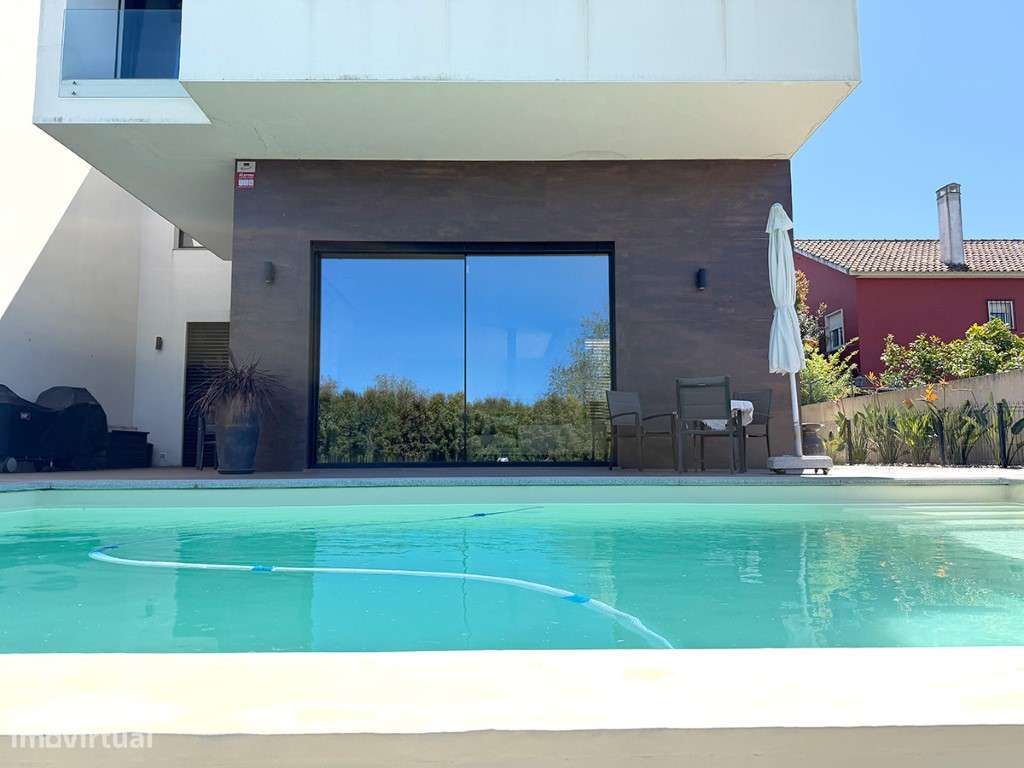 Moradia T4+1 moderna à venda em Picheleiros, Azeitão-39