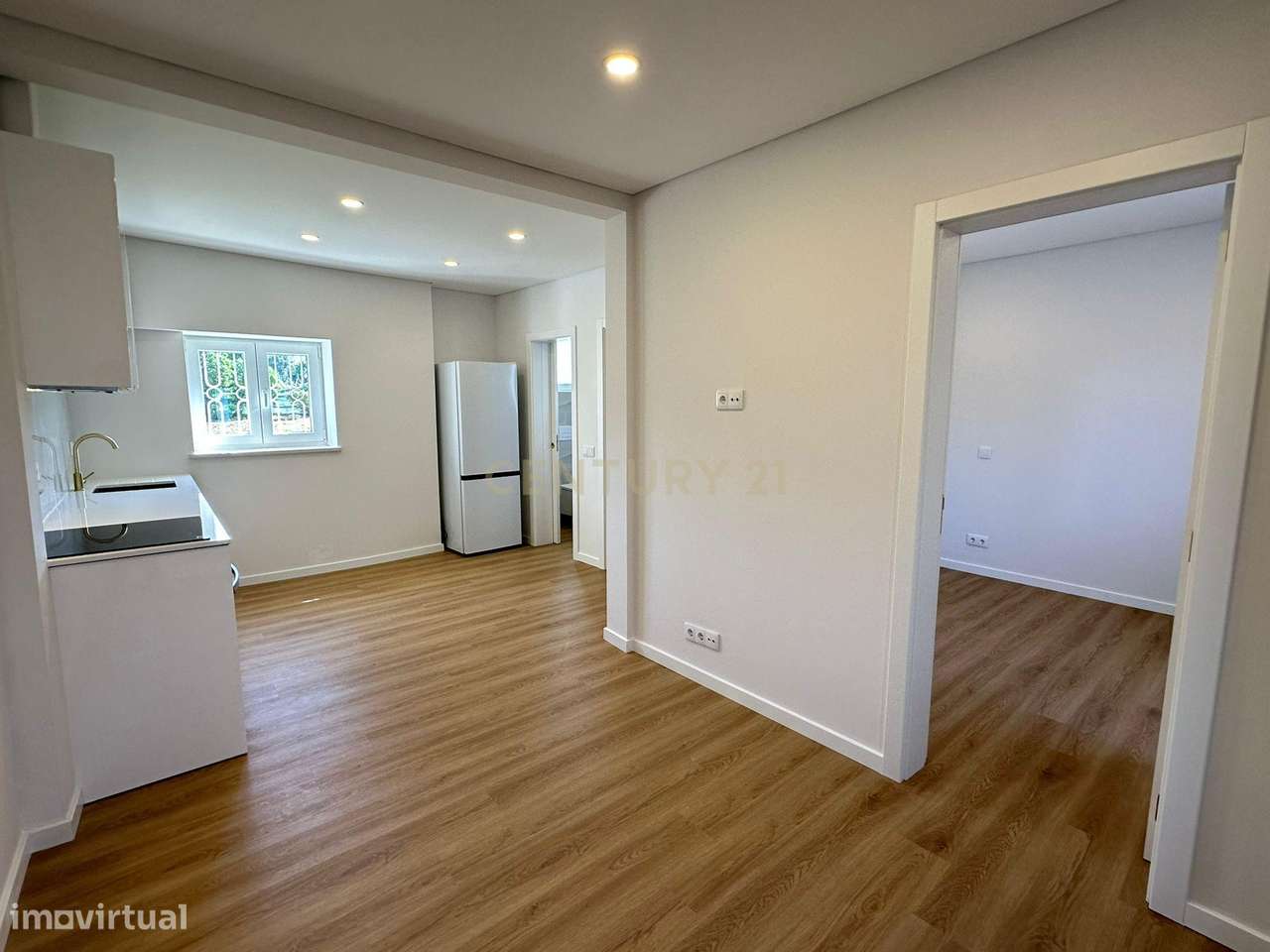 Moradia T1 Renovada em Ferragudo com Excelente Localização - Grande imagem: 3/26