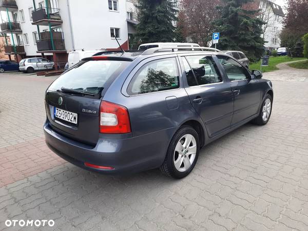 Skoda Octavia 1.8 TSI Ambiente - 8