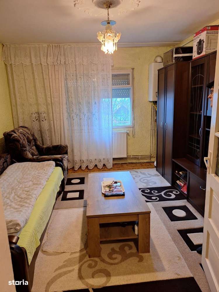 Cameră de cămin spațioasă 24 mp | Centrală proprie | Săcele |-0