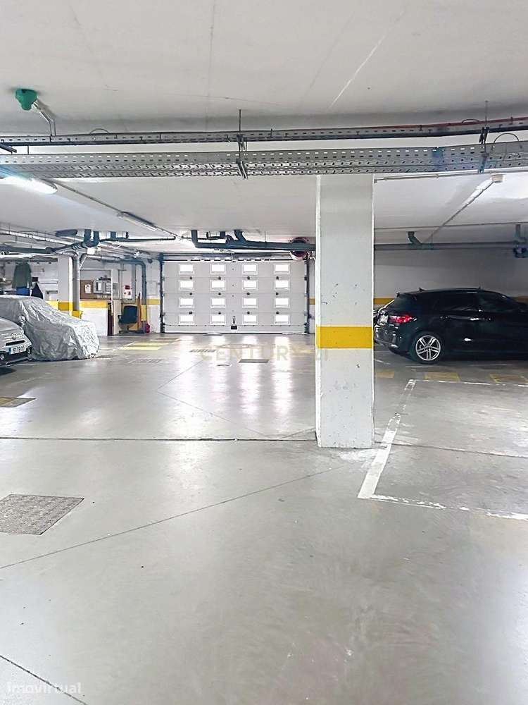 Apartamento T2 com Vista Panorâmica em Beato, com vigilância no condôm-23