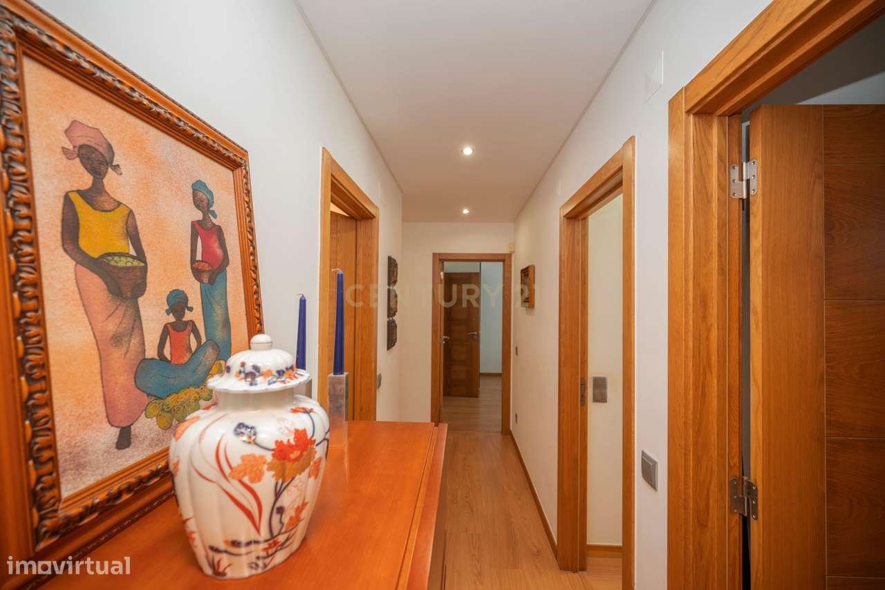 APARTAMENTO T4 DE SONHO NA AMORA | SEIXAL-15