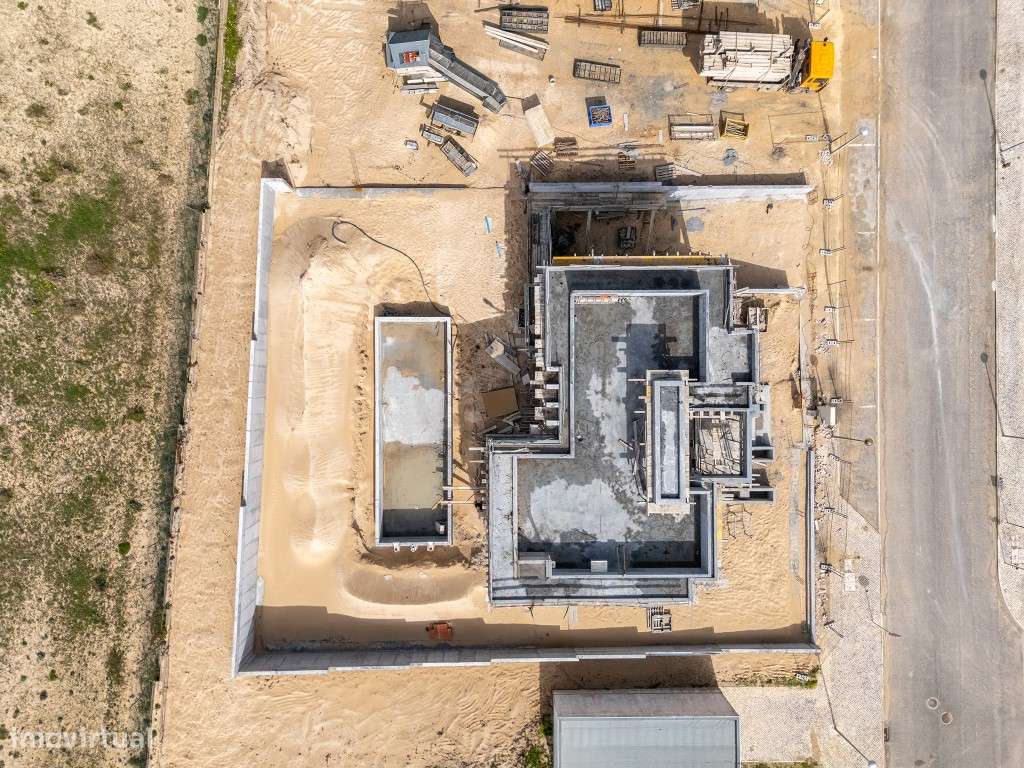 Moradia isolada com piscina apenas a 400 m da praia-32