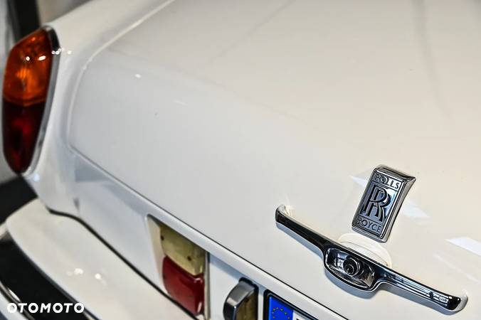 Rolls-Royce Corniche - 16