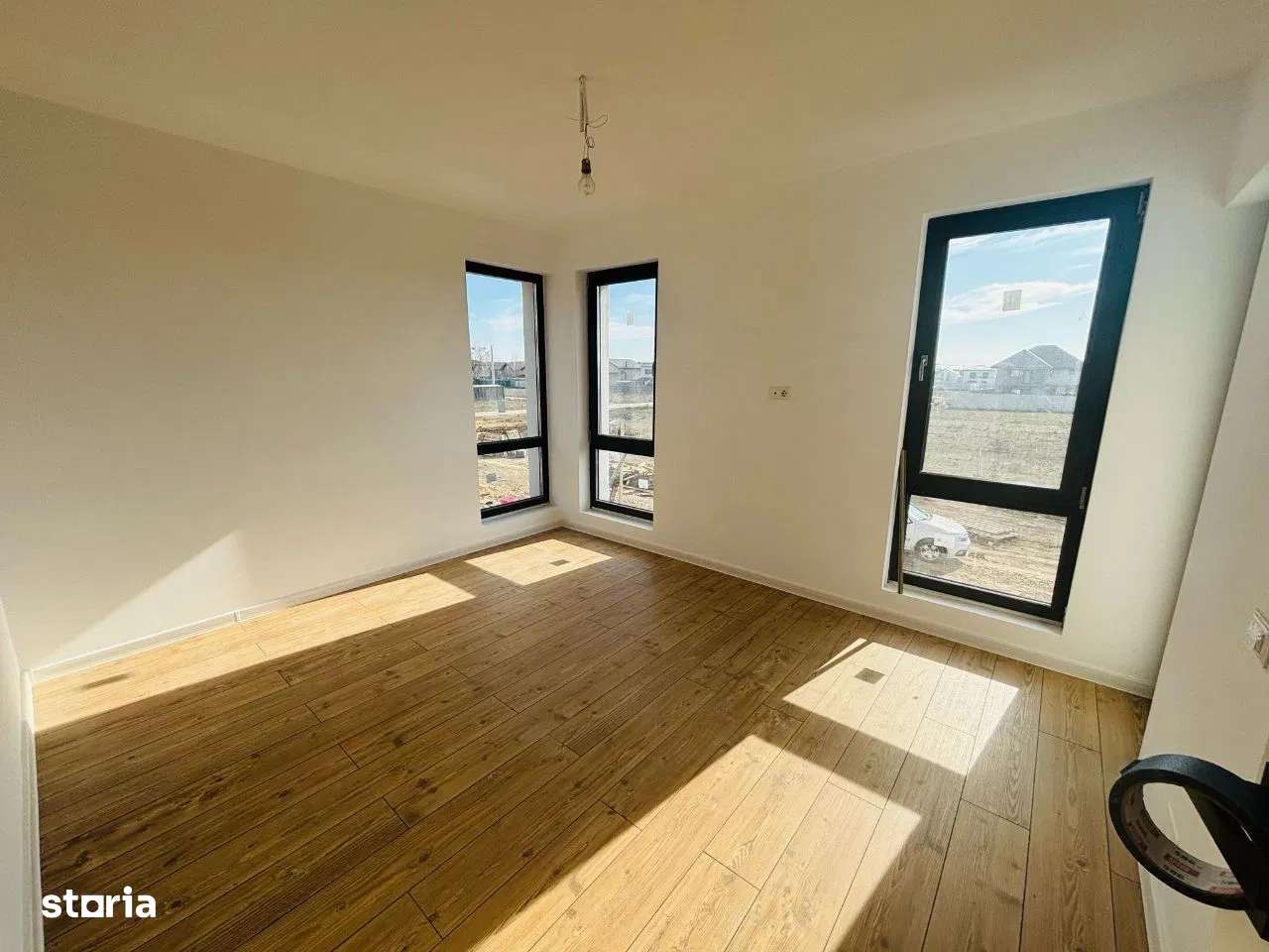 Casa P+1 spatioasa, 4 dormitoare – la intrare in Comuna Berceni - Imagine principală: 2/15