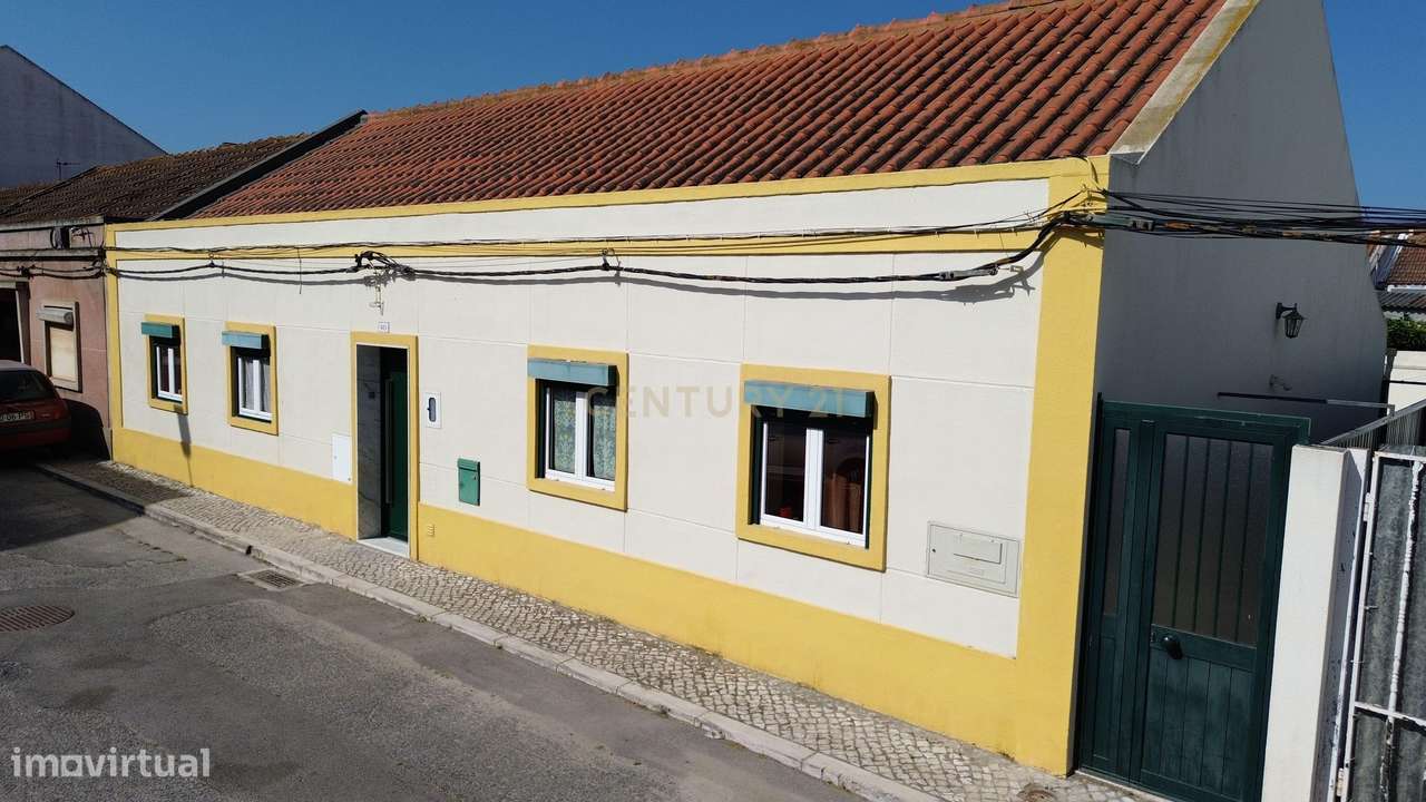 Moradia V4 com 5 assoalhadas, localizada em Arroteias - Alhos Vedros,-30