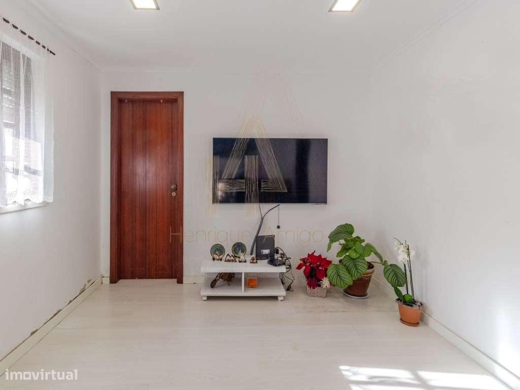 Moradia típica T4 na vila de Sesimbra - Grande imagem: 4/18