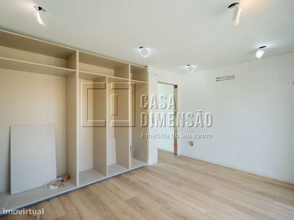 Moradia isolada de tipologia T4 localizada na zona da Charneca da C...-29