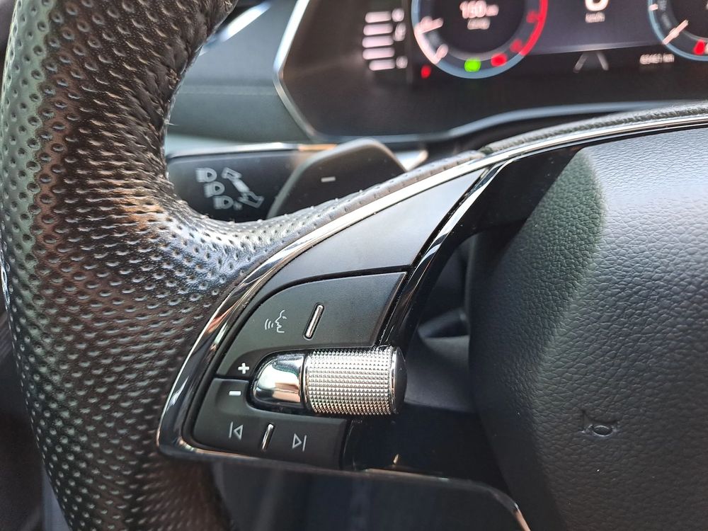 SKODA OCTAVIA 1.5eTSI 150KM Hak Virtual Martwe pole ACC Manetki Ambiente Elek.fotele