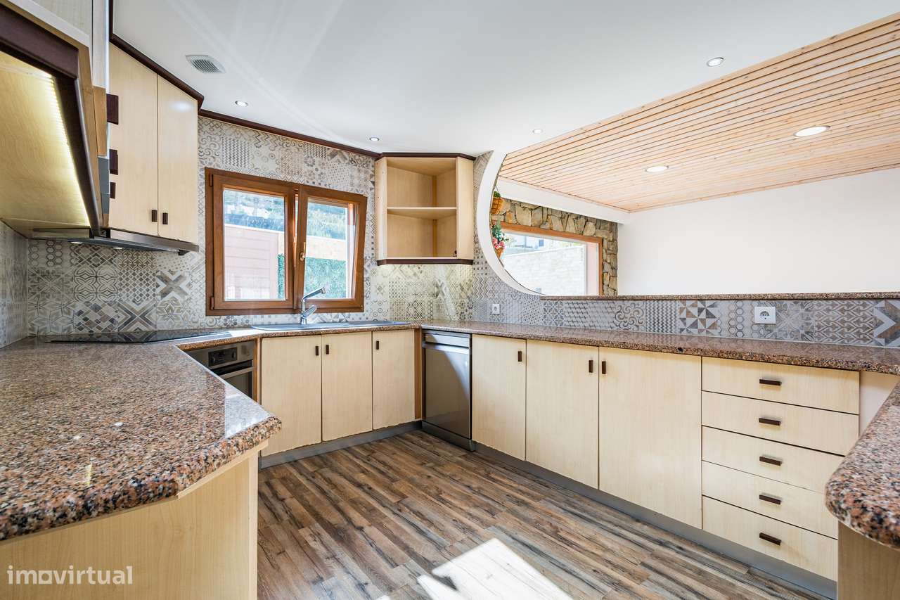 Moradia T4 renovada | Piscina Aquecida - Parceiros-25