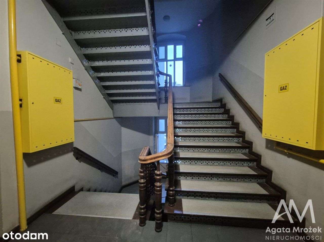 Piękna kamienica,mieszkanie z ogromnym potencjałem-16