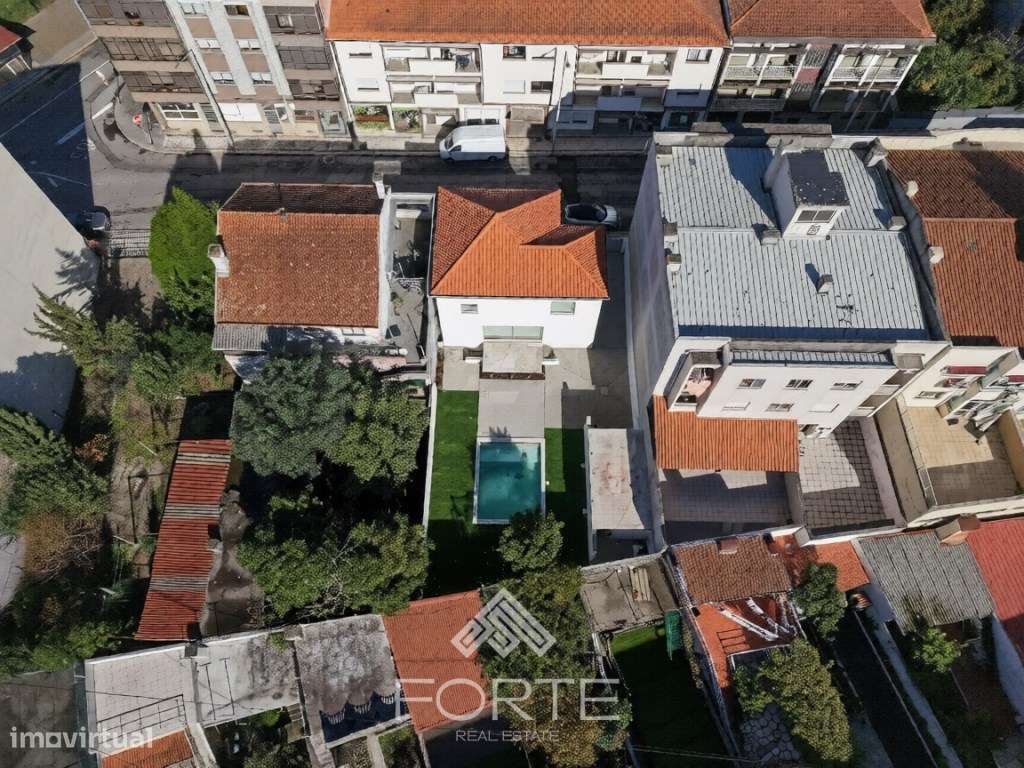 Moradia T3 com Piscina no centro de São João da Madeira-51