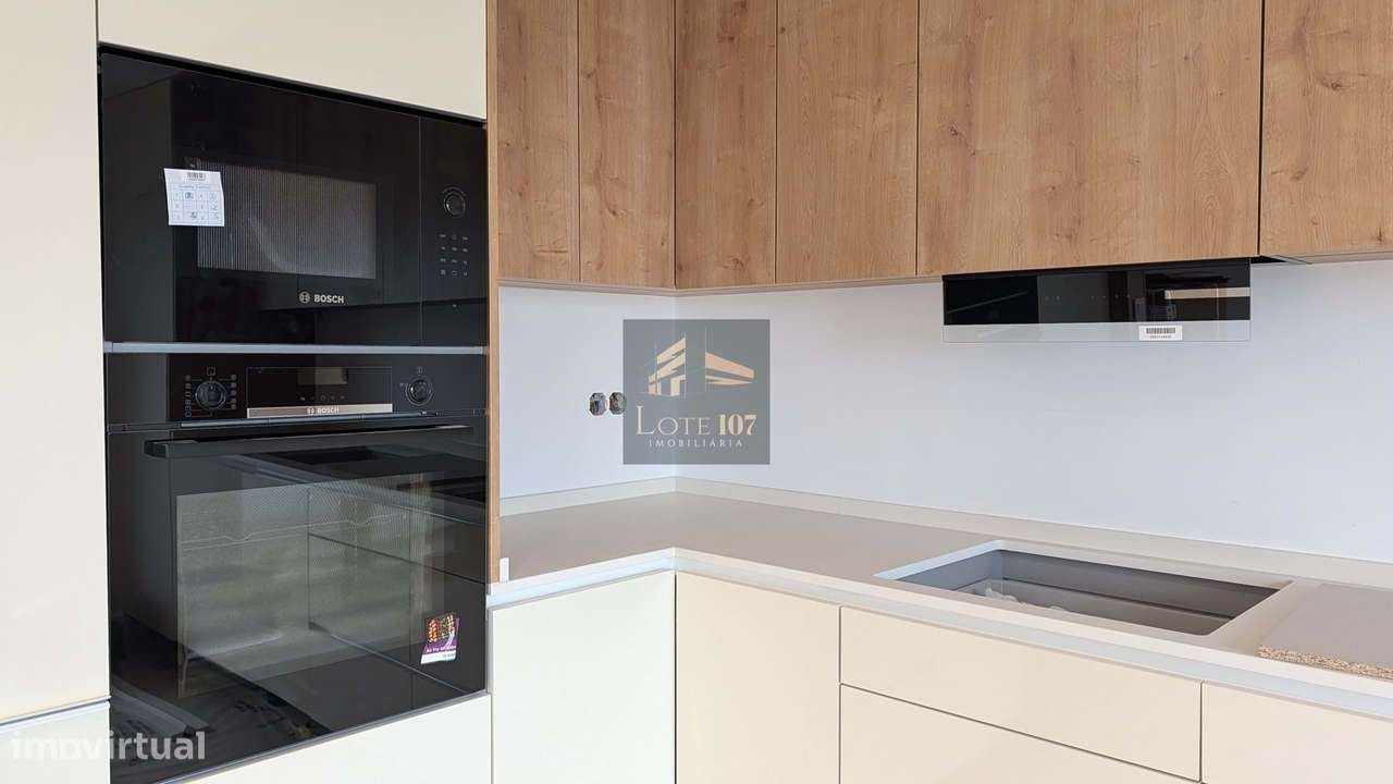 Apartamento T2 Novo em Val Flores-6