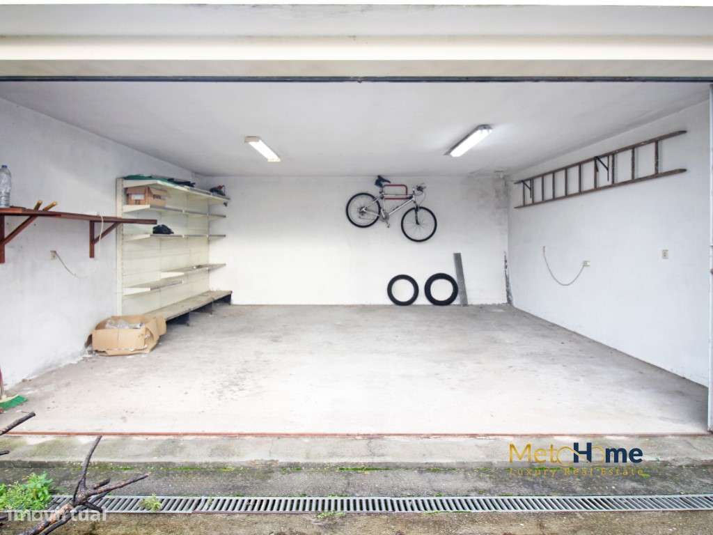 Moradia de 4 frentes em Perosinho-45