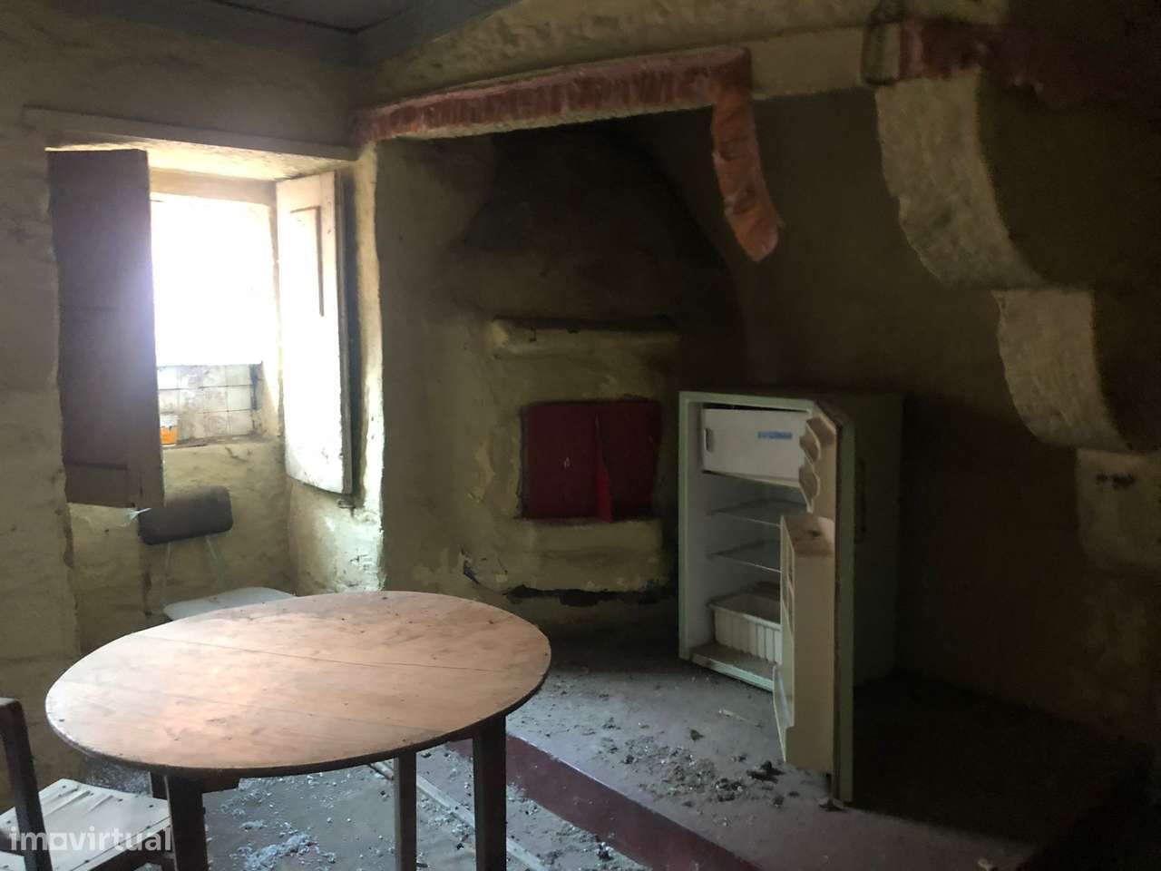 Prédio de 3 pisos no centro da capital da região demarcada do Douro-1