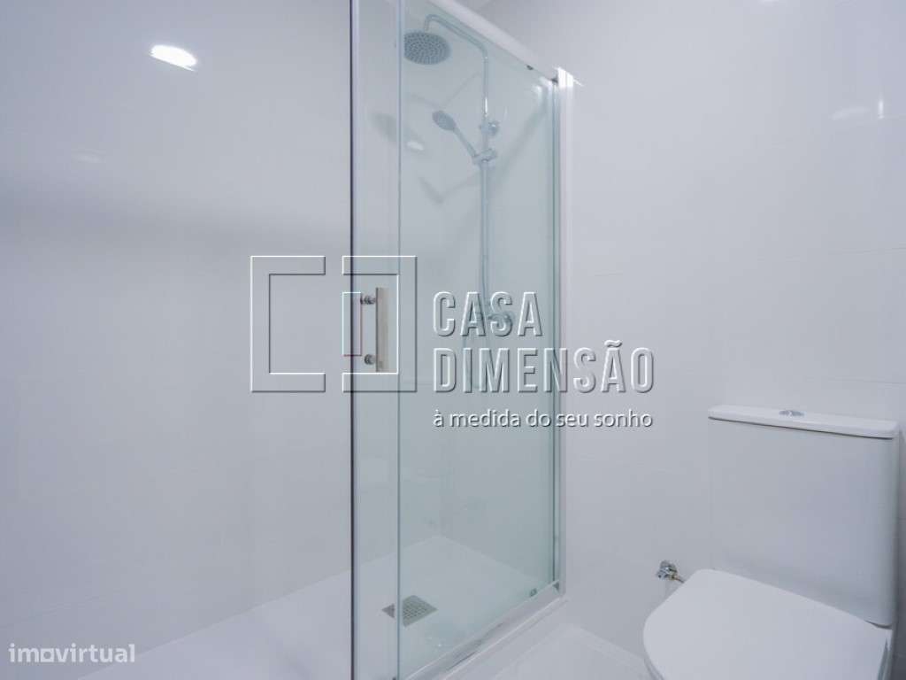 Apartamento de tipologia T2, em fase de Remodelação, no Cacém!!-10