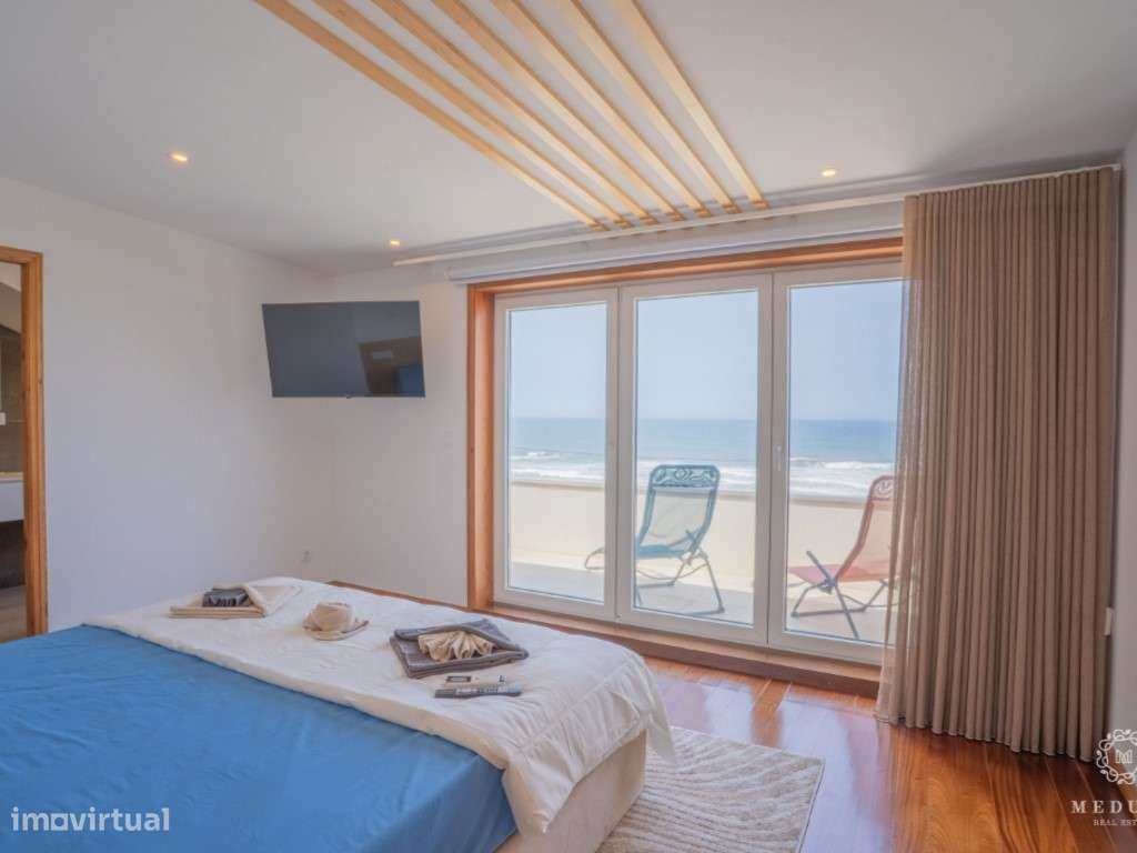 Exclusiva Moradia Bifamiliar Frente-Mar-7