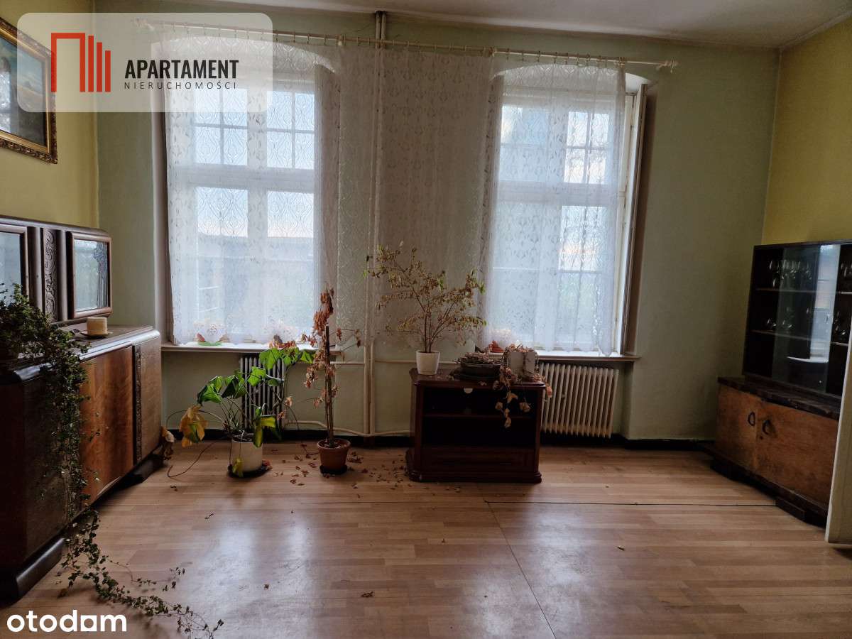 Dom w stylu dworkowym z dużą działką-7