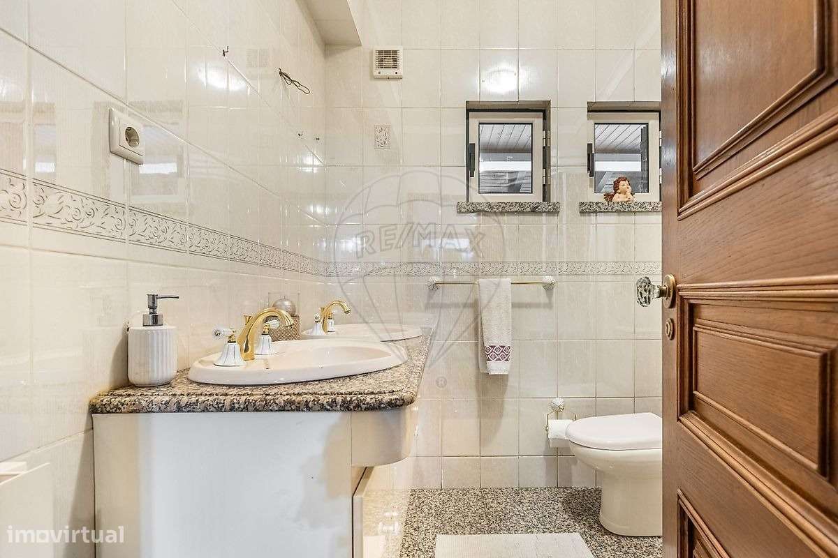 Moradia T5 individual em Nogueira - Braga-10