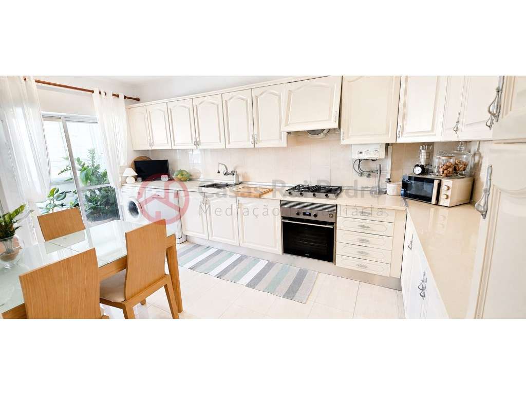 Apartamento T2 Remodelado em 2015 com Excelentes Áreas e Localizaçã...-16