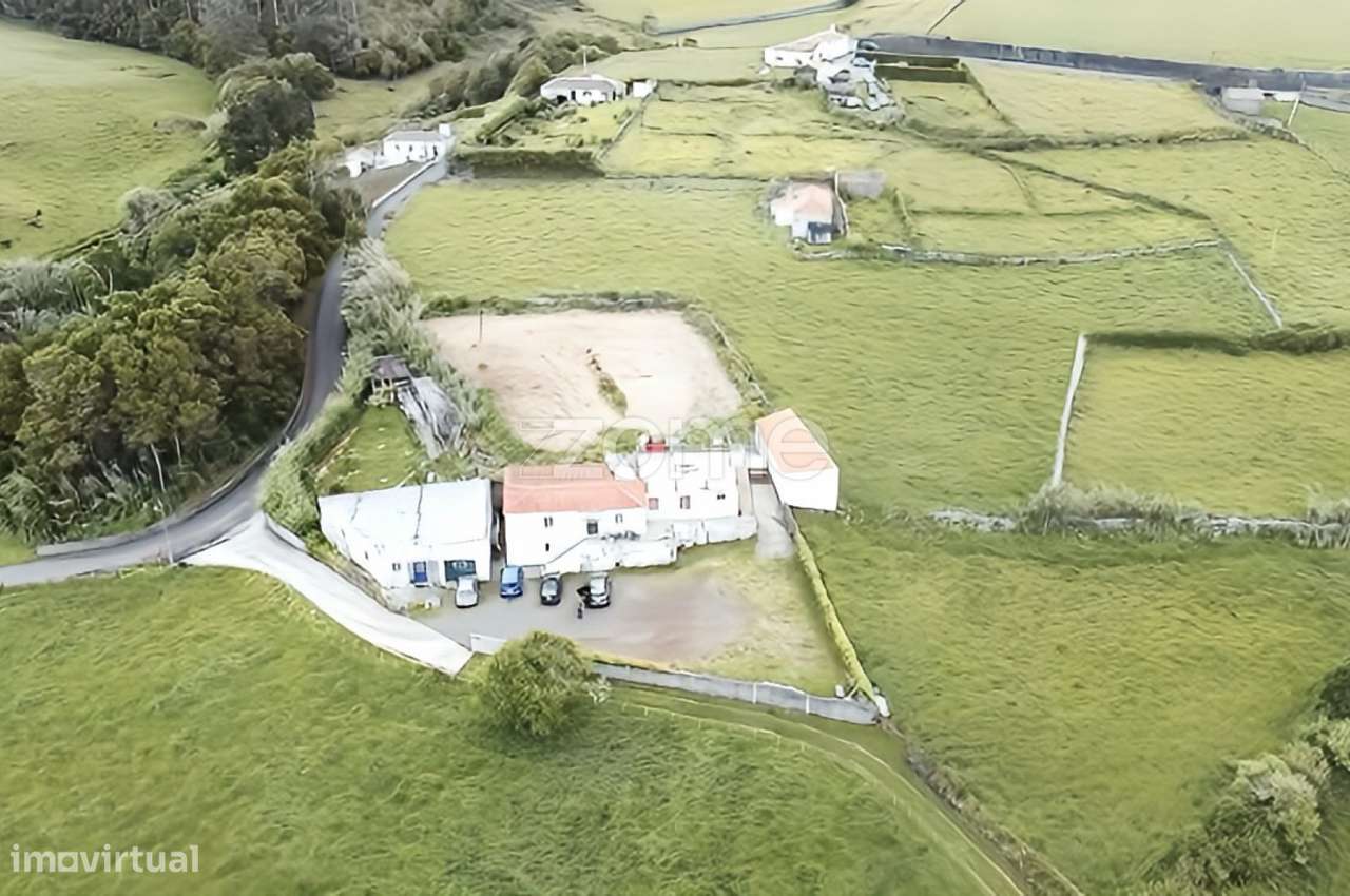 MORADIA T6 + 2 DEPENDÊNCIAS EM ALMAGREIRA - Grande imagem: 2/21