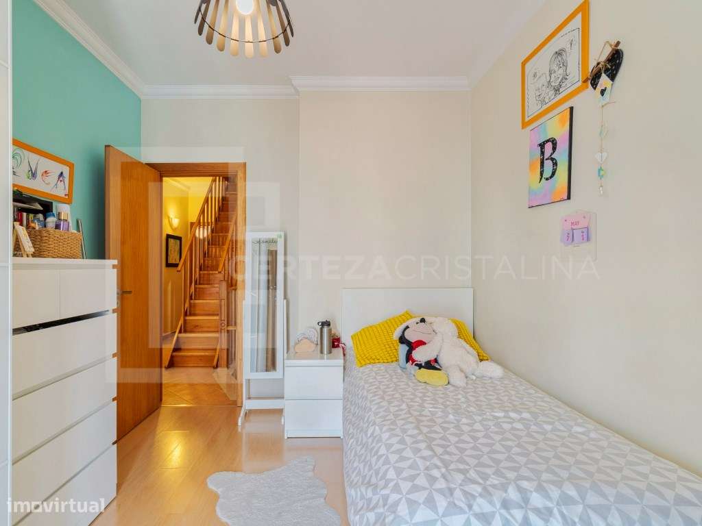 Moradia T3 com Logradouro e Sótão | Quinta do Conde-17