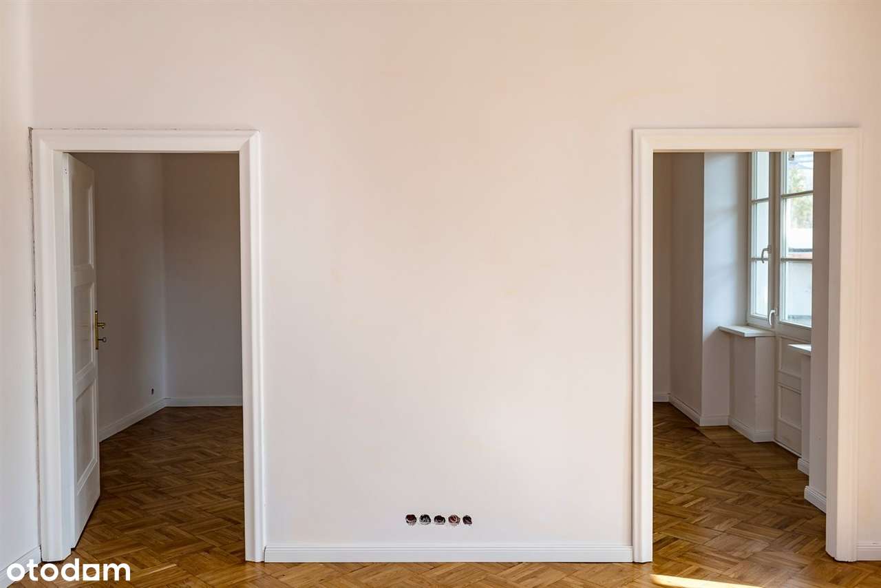 Magia światła w eleganckim mieszkaniu-13