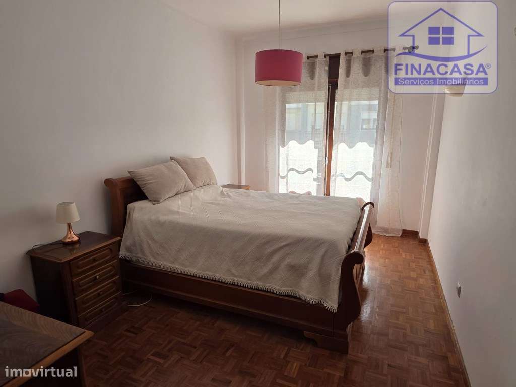 Apartamento T4 com boas áreas e excelente localização - Montalvão(S...-11