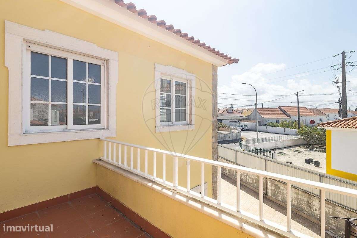 Moradia T4 com 570 m² de Terreno em São João das Lampas-25