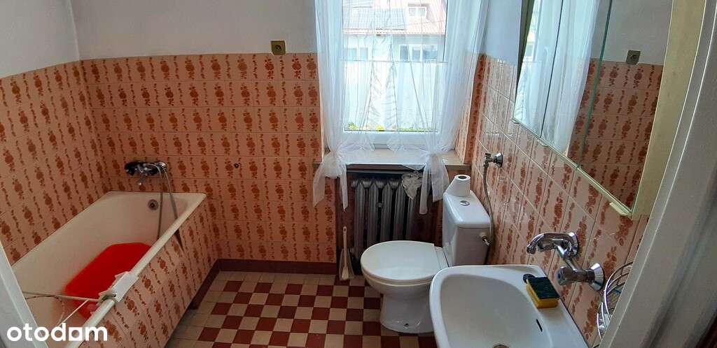 Duży dom na zadbanej działce.-14