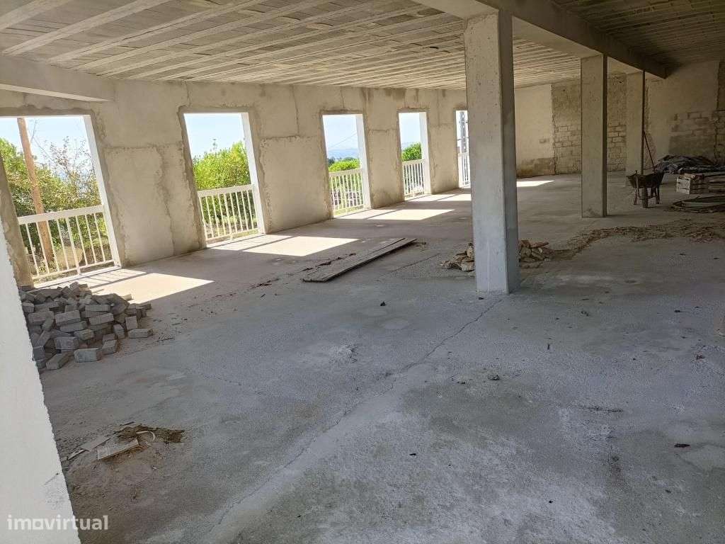 Moradia-T-8 com Terreno-Casal Jorge Dias-Alcobaça-Leiria-15