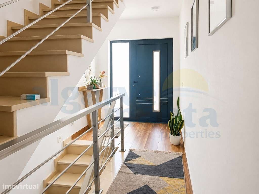 Moradia T3 Moderna com Garagem - Perto do Centro de Vila Nova de Ca...-9