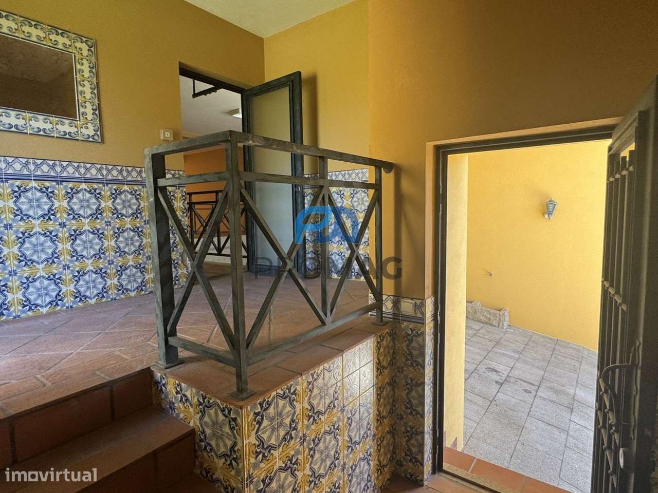 Espaço, luz e conforto em MORADIA T5 - AMARANTE-47