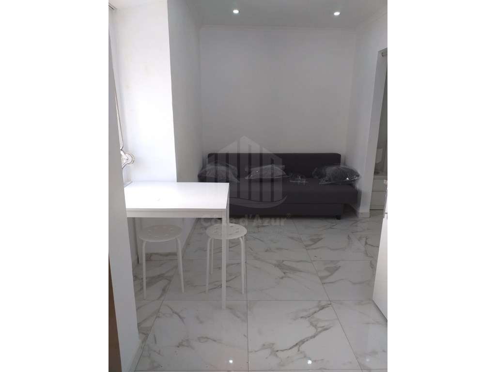 Prédio em Sesimbra junto á praia - Grande imagem: 5/15