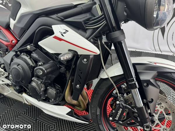 Triumph Street Triple - 32