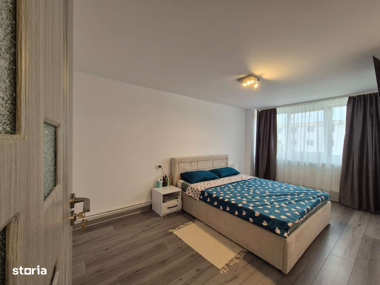 Pret redus! Apartament 4 camere modern, Rovinari, strada Prieteniei - Imagine principală: 5/9