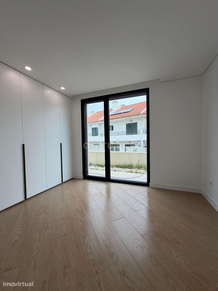 Moradia Isolada T4 - Pátio da Terra - Foros Amora - Grande imagem: 5/37