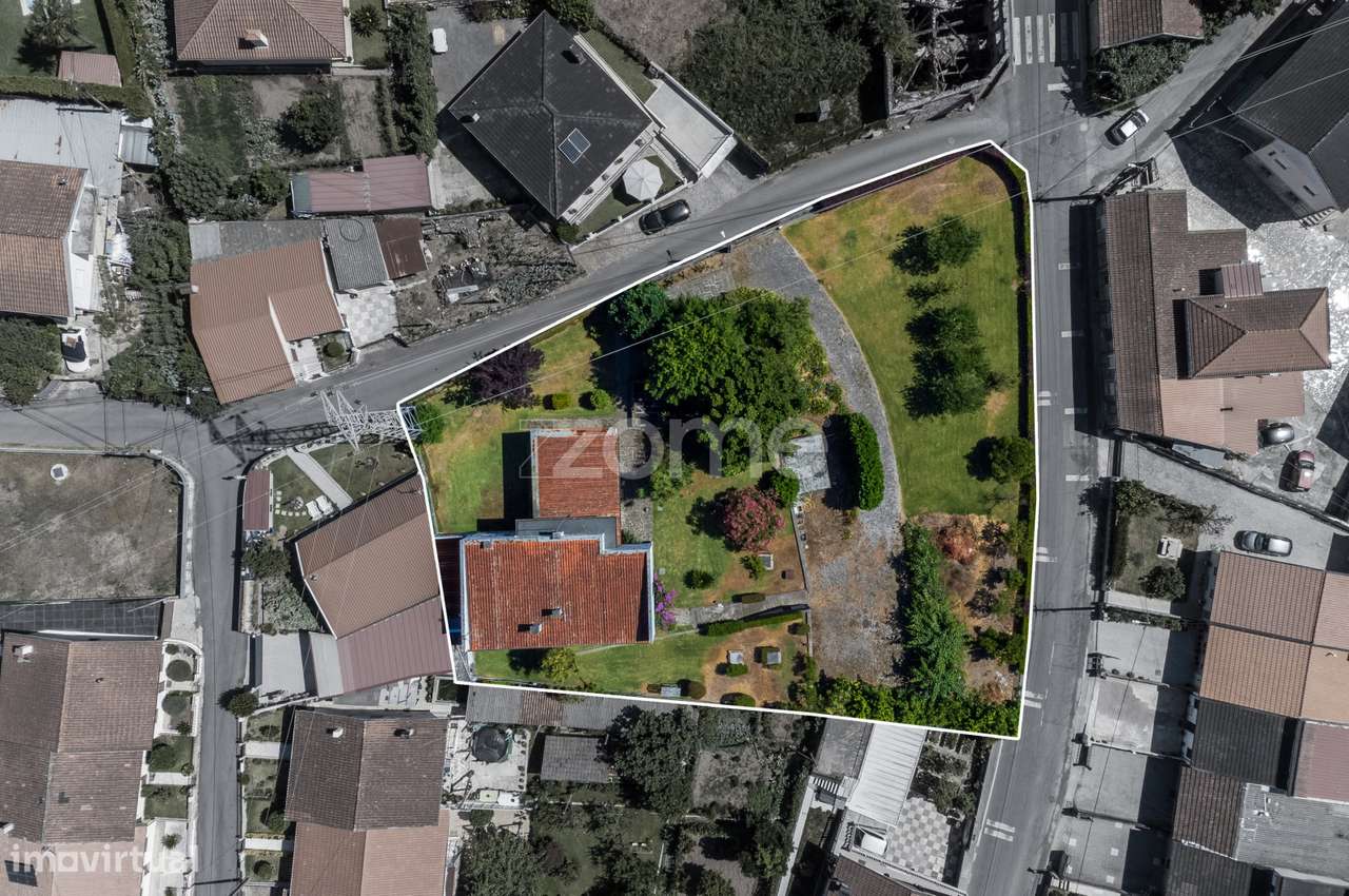 Moradia T4 no Centro da Vila das Taipas, Guimarães - Grande imagem: 4/33