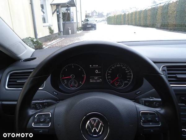 Volkswagen Jetta 1.6 TDI Trendline Perfectline - 26