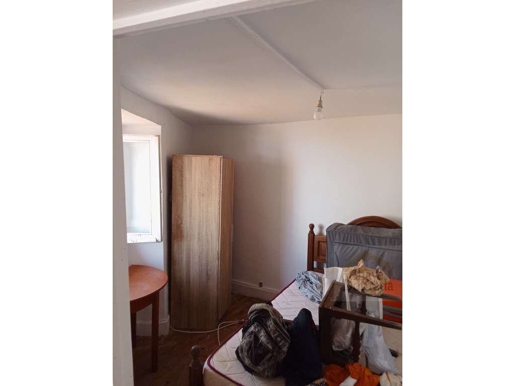 Prédio na Baixa de Coimbra com 3 T1´s-21