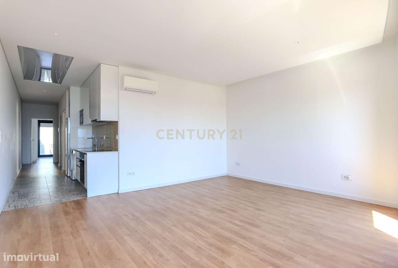 Apartamento Renovado com Vista para o Rio e Mar no Porto - Grande imagem: 2/11