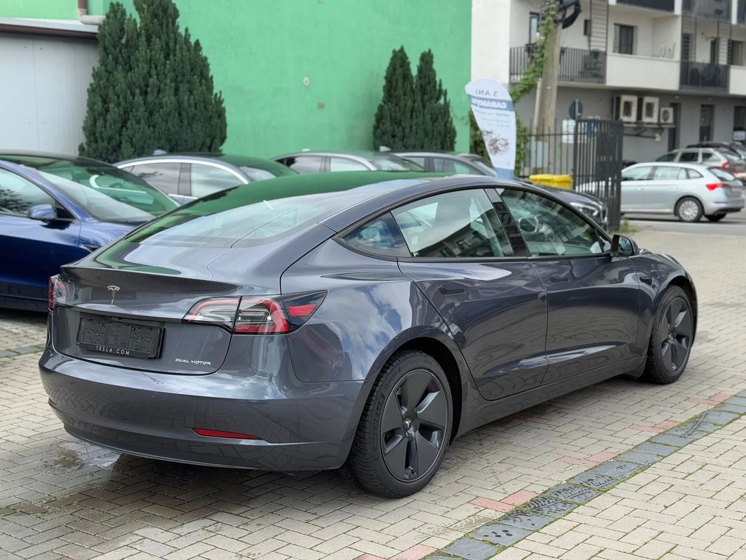 Tesla Model 3 Langstreckenbatterie Allradantrieb Dual Motor - 3