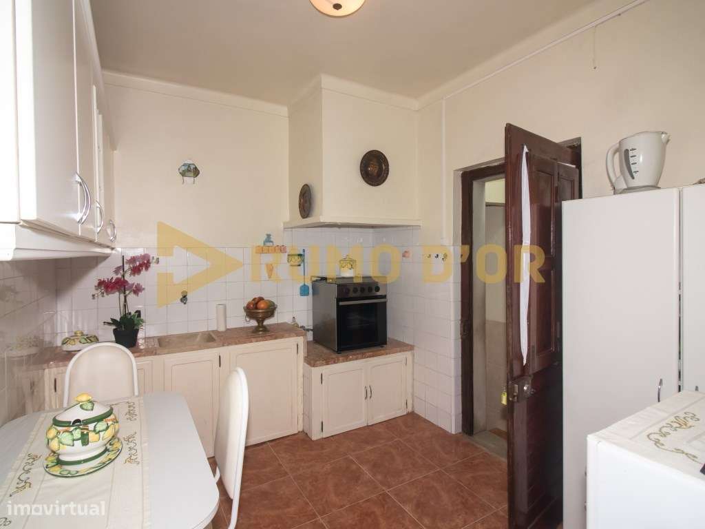 2 Moradias T3 para Recuperar em Penafirme da Ventosa, Alenquer-23