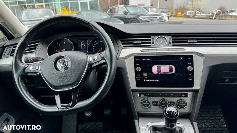 Volkswagen Passat 2.0 TDI Comfortline - 9