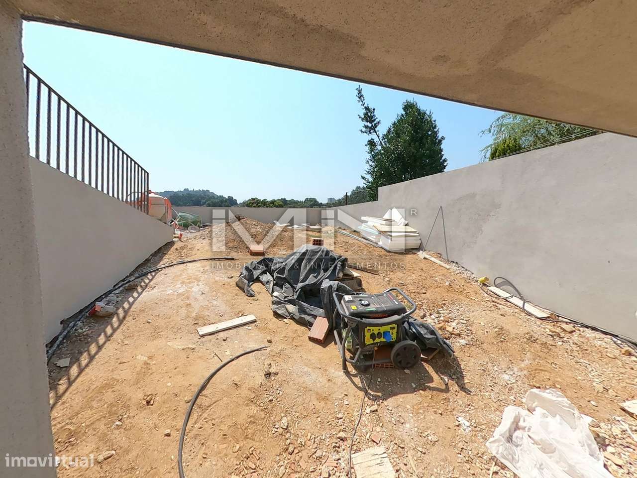 Moradia V4 -c/ piscina - 5 km do Porto-49