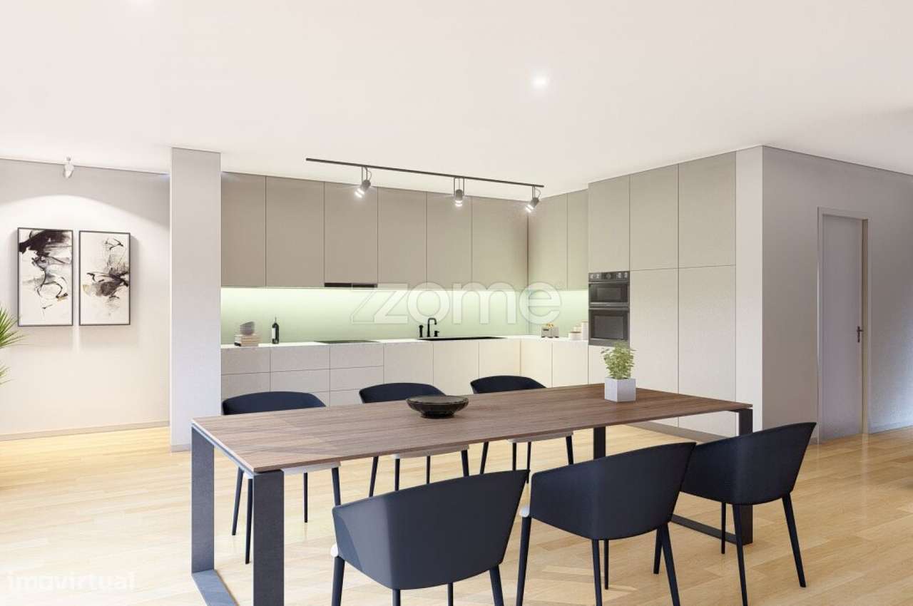 Moradia T3 com Piscina e garagem Perto de São Martinho-5