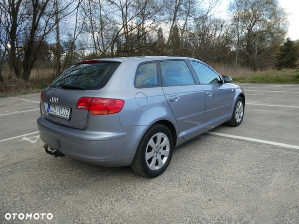 Audi A3 1.6 Sportback S tronic Attraction - 30