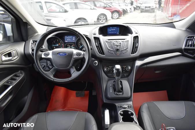 Ford Kuga 2.0 TDCi 4WD Powershift Titanium - 6