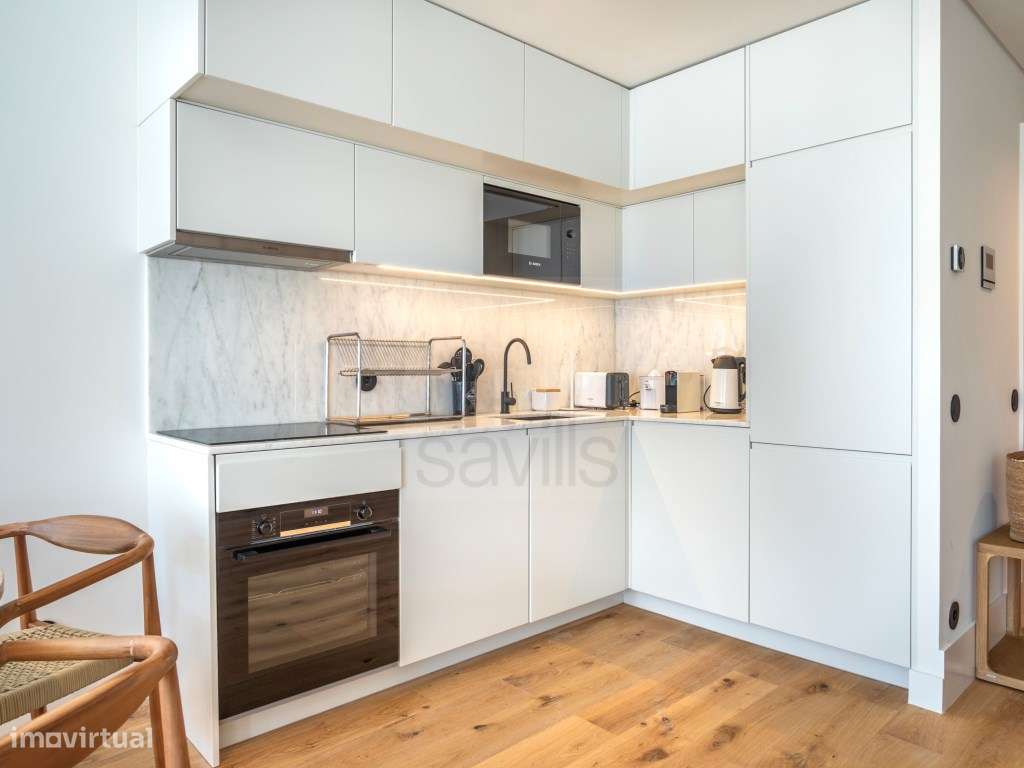 T2 na Rua Senhora da Luz, na Foz, com vista para a cidade - Grande imagem: 4/26